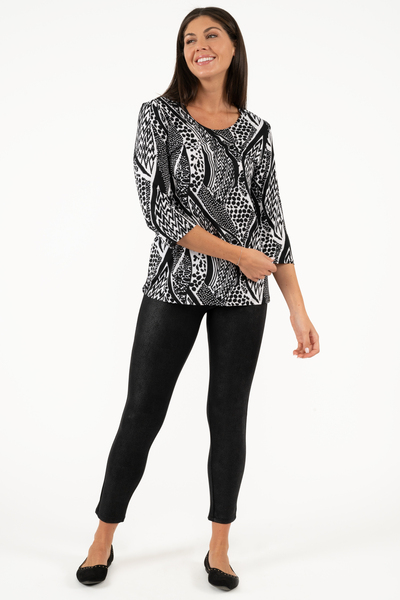 https://www.rossy.ca/media/A2W/products/88396/relaxed-fit-printed-top-with-3-4-sleeves-abstract-paisley-88396-1_search.jpg