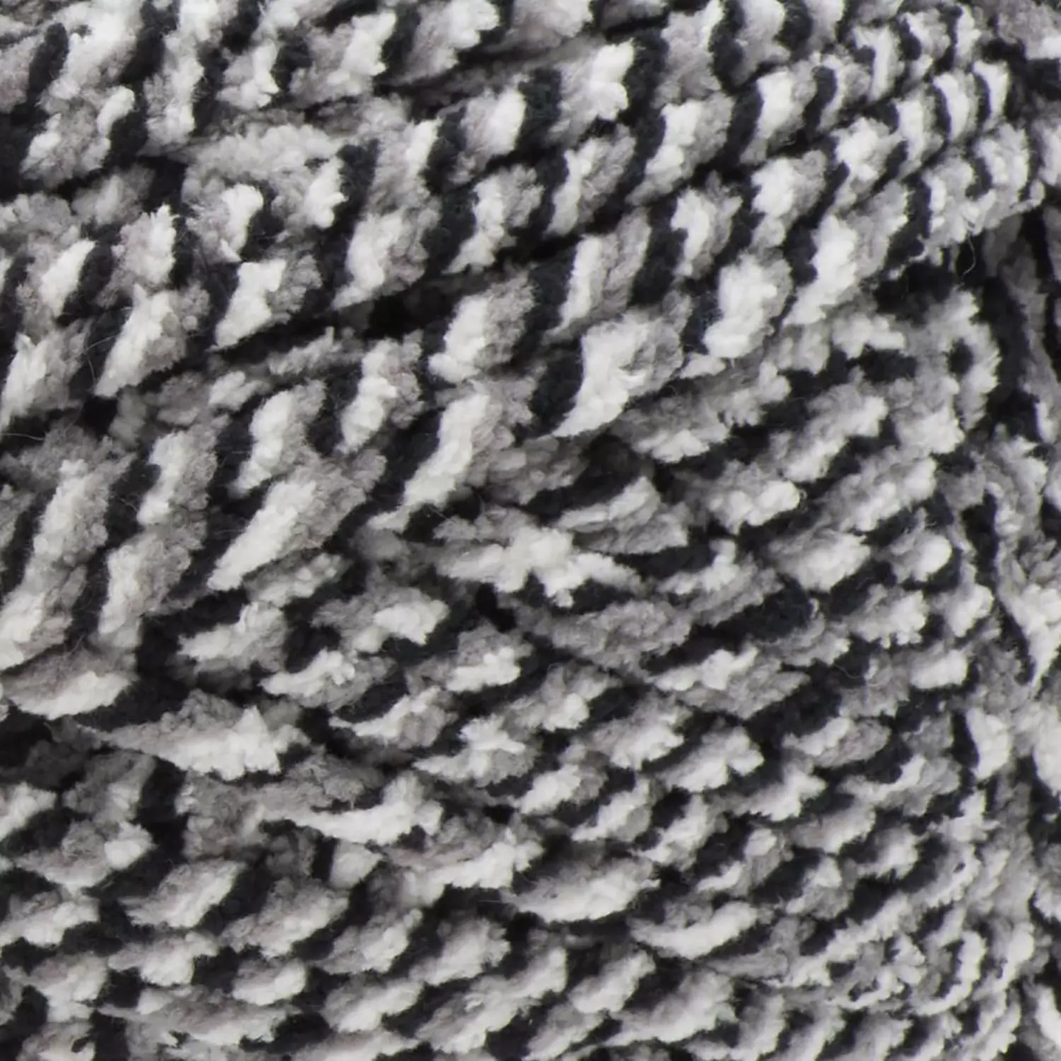 Bernat Blanket - Yarn, inkwell. Colour: grey
