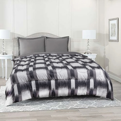 Black and white square static print comforter, double