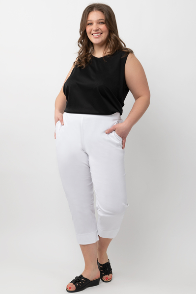 Capri pull-on pants with pockets - Plus Size
