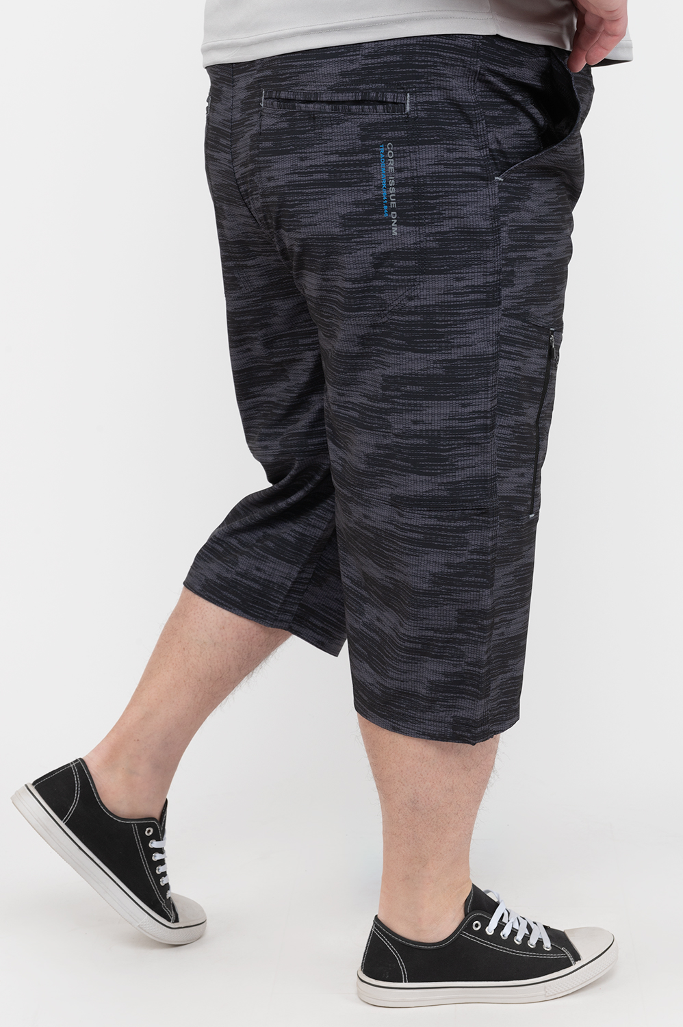 https://www.rossy.ca/media/A2W/products/capri-shorts-with-zippered-pockets-heathered-black-plus-size-73997-3.jpg