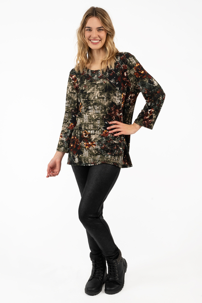 Judy Logan - Wide neck printed top with 3/4 sleeves - Fall roses