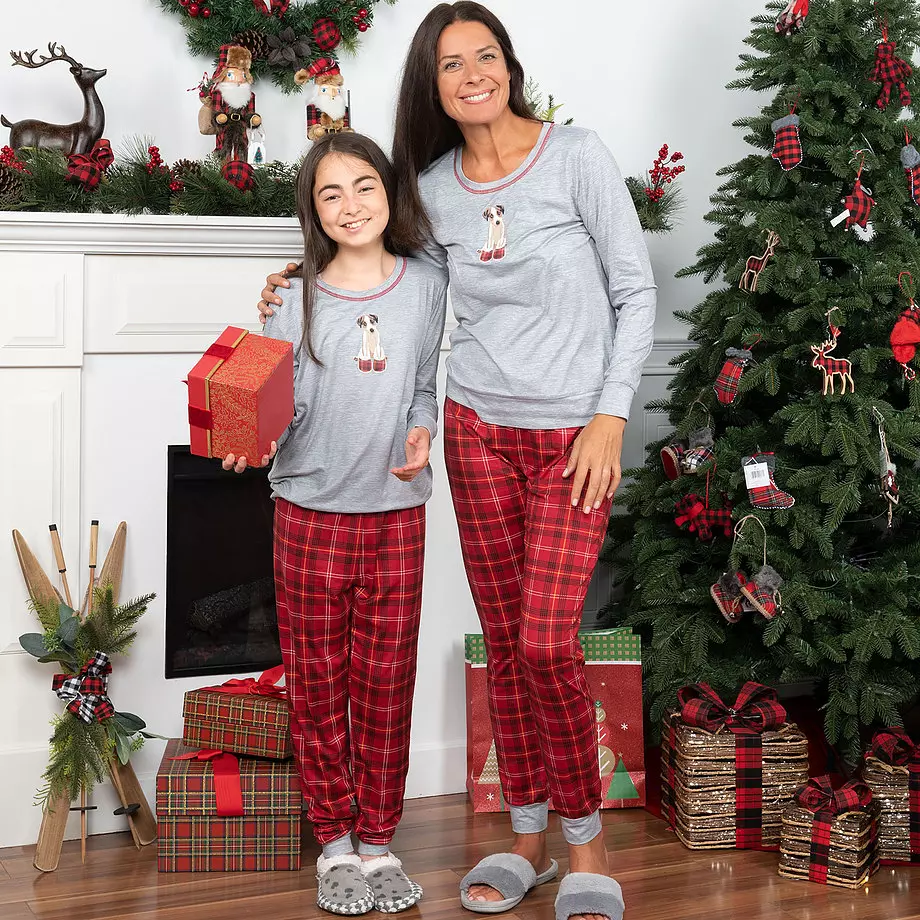 Mommy & Me Matching PJ sets, Beagle in Slippers, red, large (L)