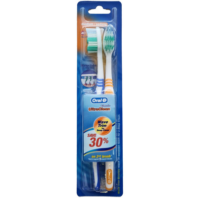 Oral-B - Classic Ultra Clean medium toothbrushes, pk. of 2