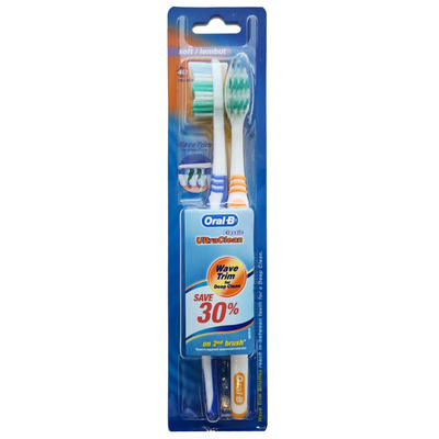 Oral-B - Classic Ultra Clean soft toothbrushes, pk. of 2