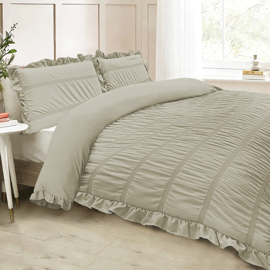 Pleated comforter set, Beige