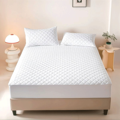 Quilted mattress protector