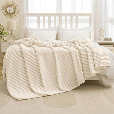Ribbed flannel blanket throw - Snowy white