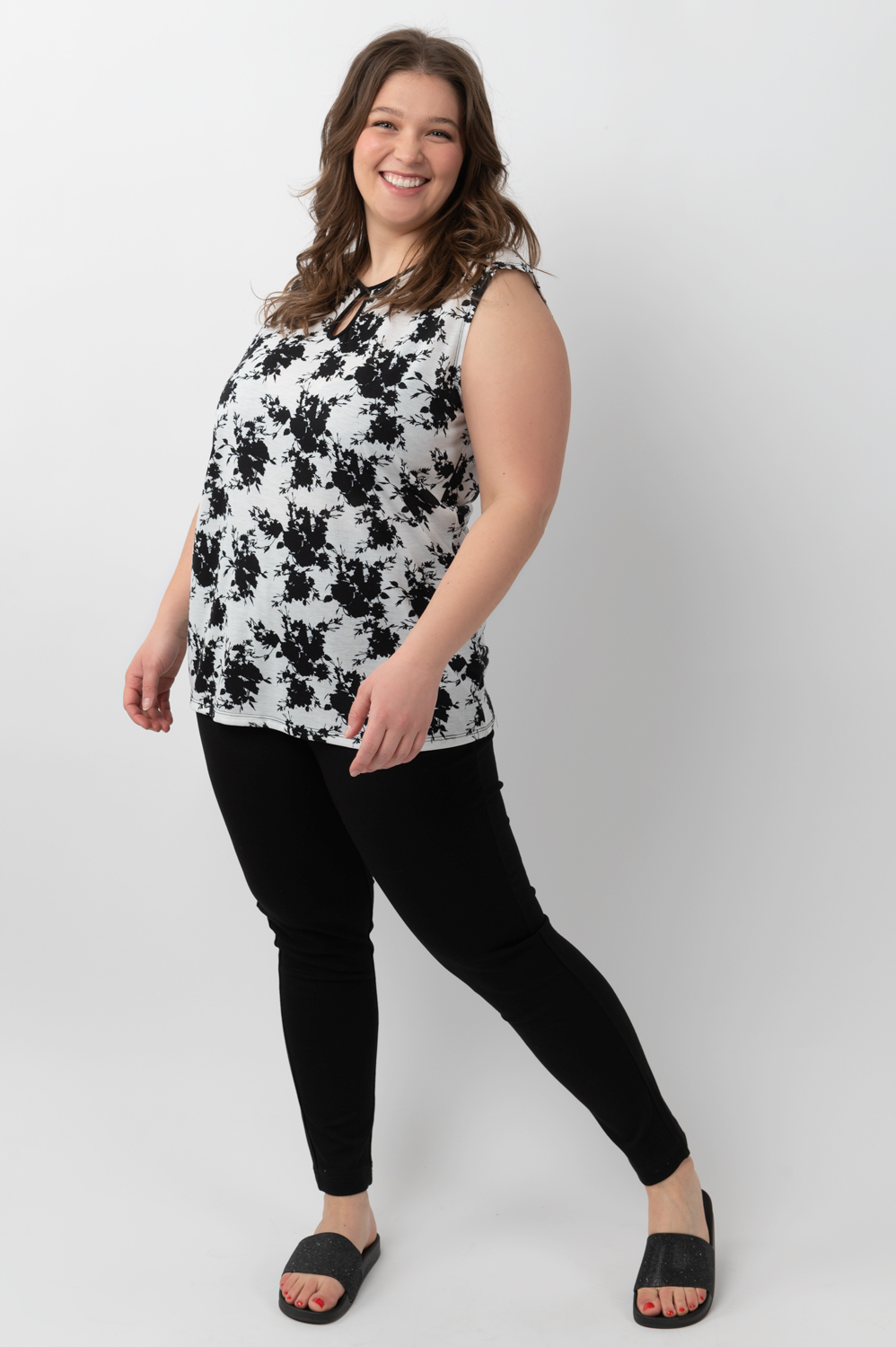 Sleeveless knit top with keyhole neckline - Floral blots - Plus Size
