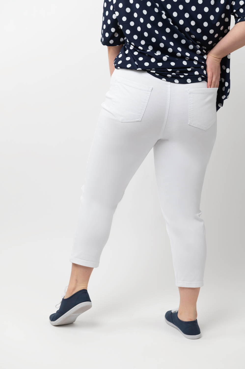Suko Jeans - High waisted cropped jeans with tummy tucker - White - Plus  Size. Colour: white. Size: 14