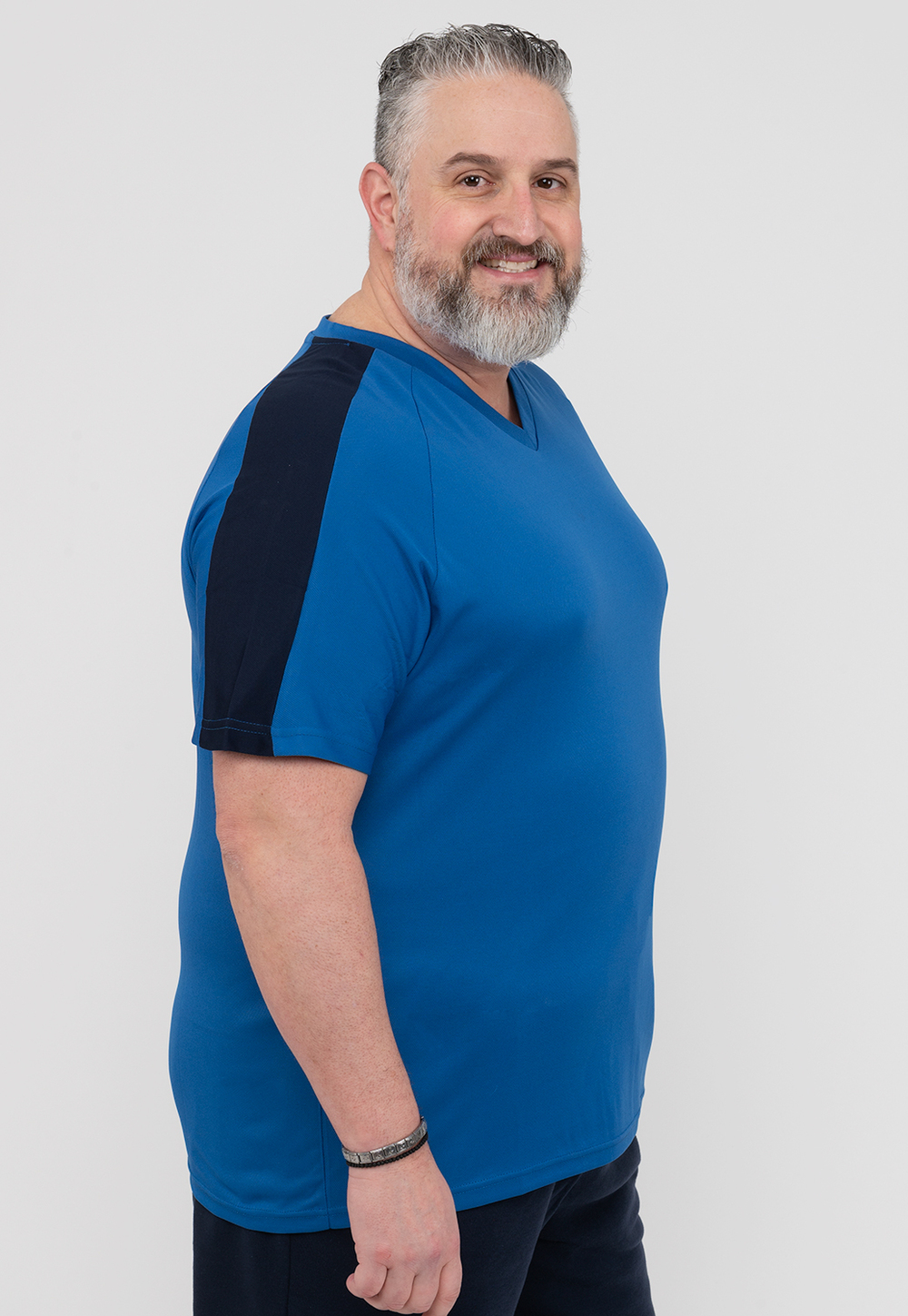 T-shirt actif bicolore avec col en V - Bleu royal avec accents marins - Taille plus