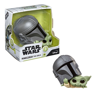 The Bounty Collection, Series 3 - The Mandalorian, The Child collectible figure - Helmet peeking